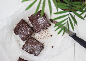 Organic Vegan Brownie Recipe by Jasmin from healthytwenties