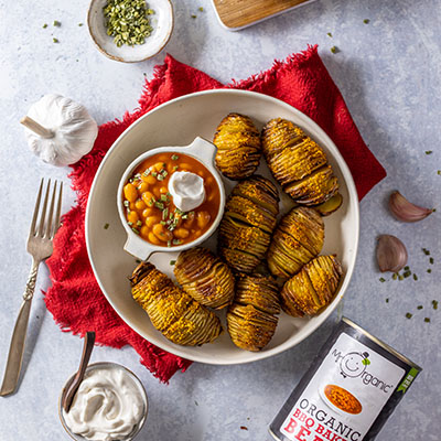 BBQ Baked Beans with Hasselback Potatoes